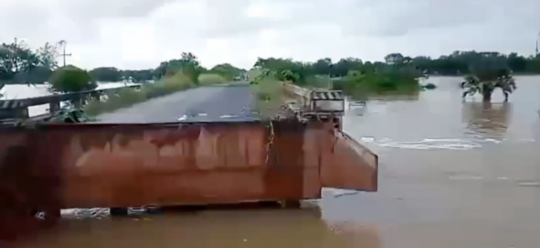 Colapsó puente Santiago Tuxtla-Isla