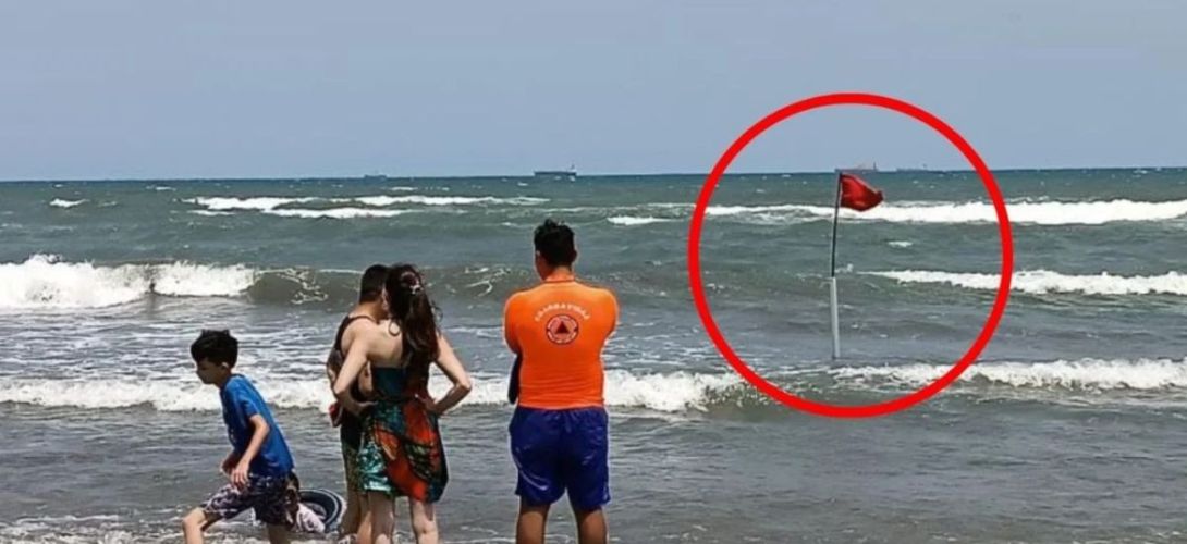 Bandera roja en playas