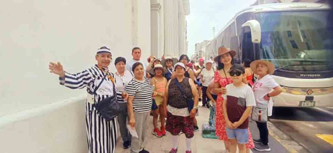 Piden regular a guías de turistas locales y guías piratas en Veracruz