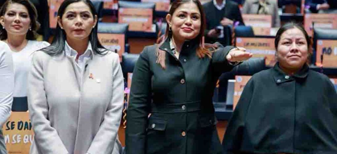 Raquel Bonilla Herrera rinde protesta como senadora por Veracruz