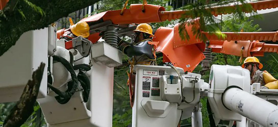 Avalan permitir que funcionarios de CFE, Pemex y SAT porten armas