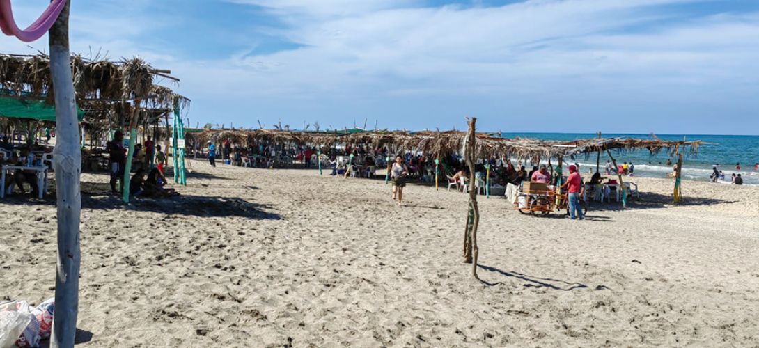 Llegan turistas a las playas de Tuxpan