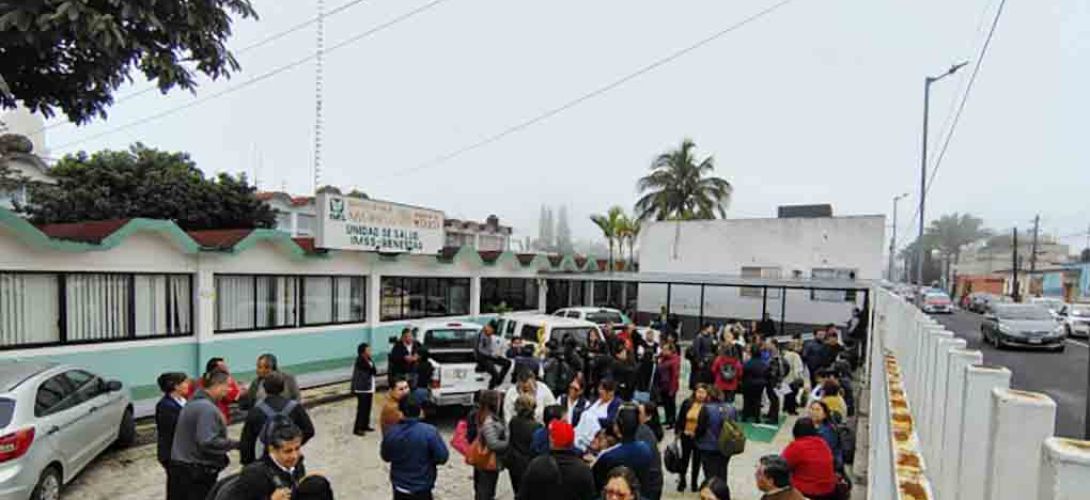 Trabajadores de la JS 7 protestan por falta de pago de estímulo económico y aguinaldo