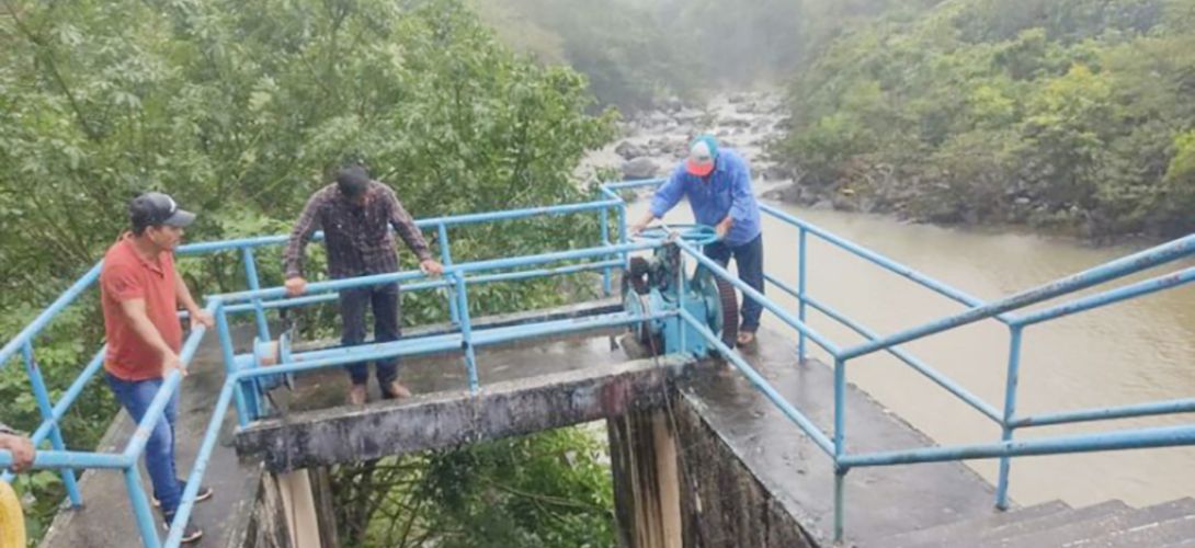 Cuitláhuac advierte denuncias contra alcalde de Tatahuicapan por cierre de Yuribia