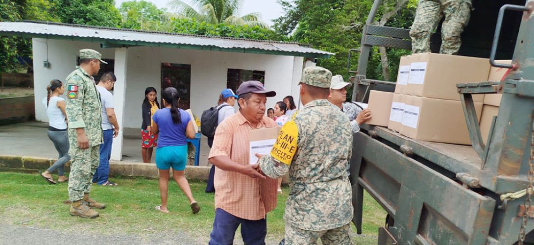 Siguen llegando apoyos a damnificados por las lluvias en el sur de Veracruz