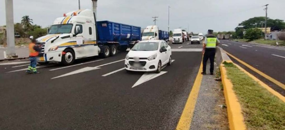 Transportistas piden eliminar más casetas y mejorar infraestructura vial