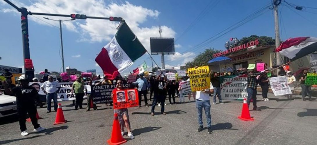 Trabajadores del PJ bloquearon autopista Veracruz-Cardel