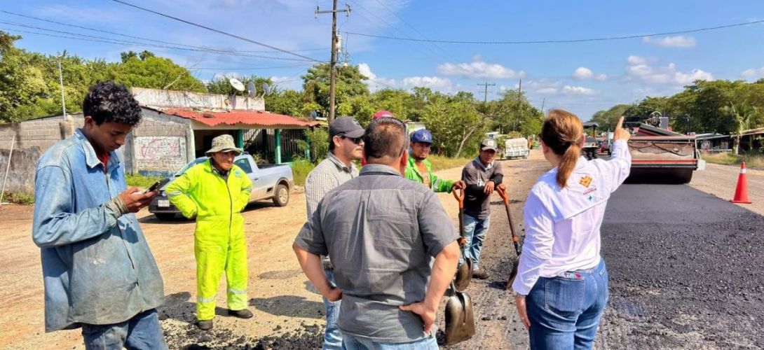 Supervisa gobernadora obras carreteras