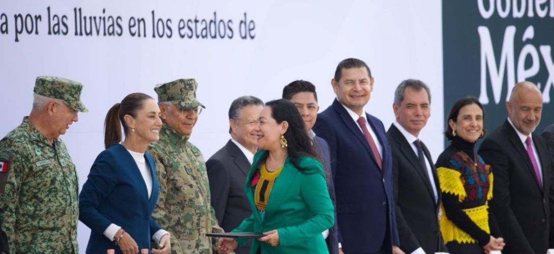 Presidenta reconoce a personal