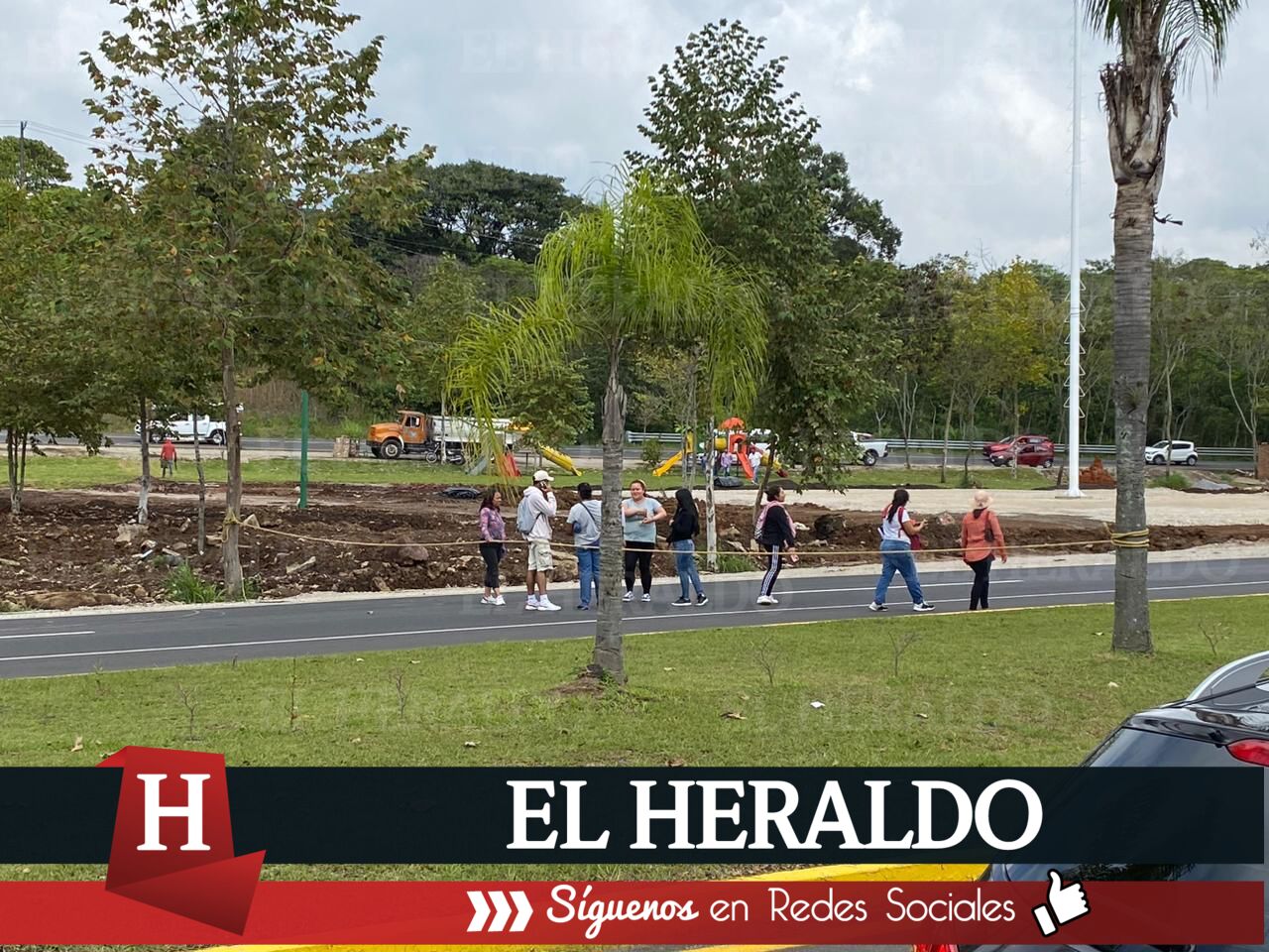 Bloquean bulevar Xalapa