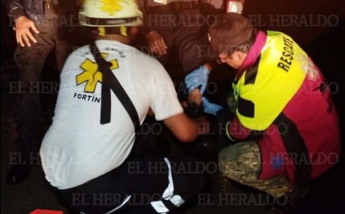 Cinco policías lesionados en choque 2