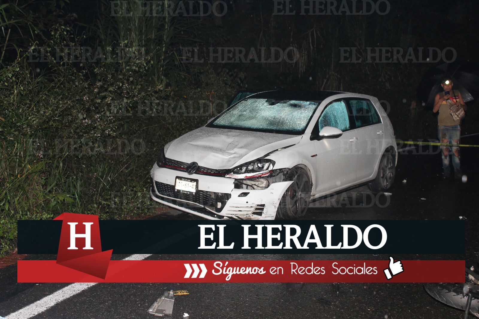 Motociclista muere al chocar contra vehículo