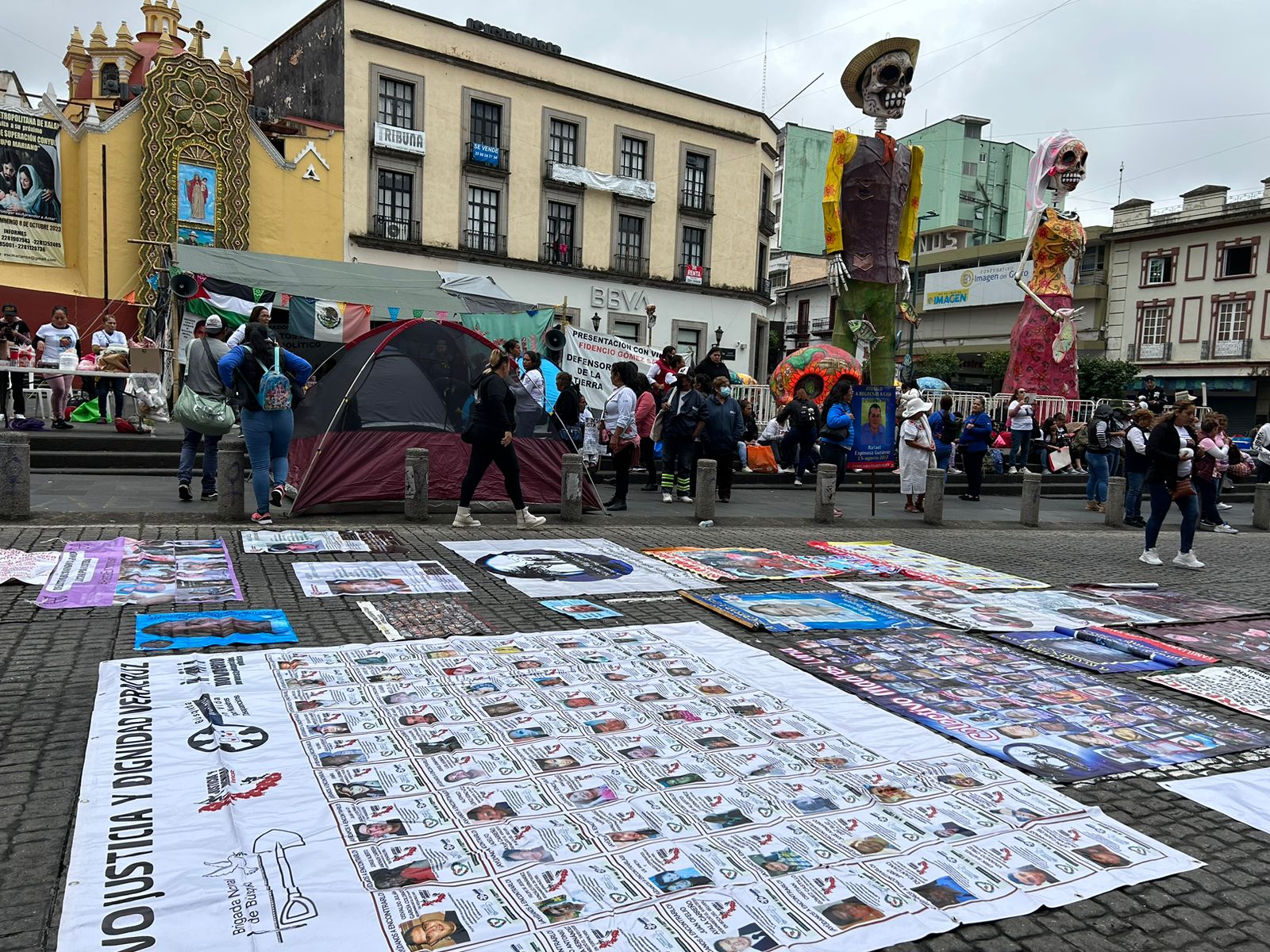 Colectivos de búsqueda toman Palacio de Gobierno