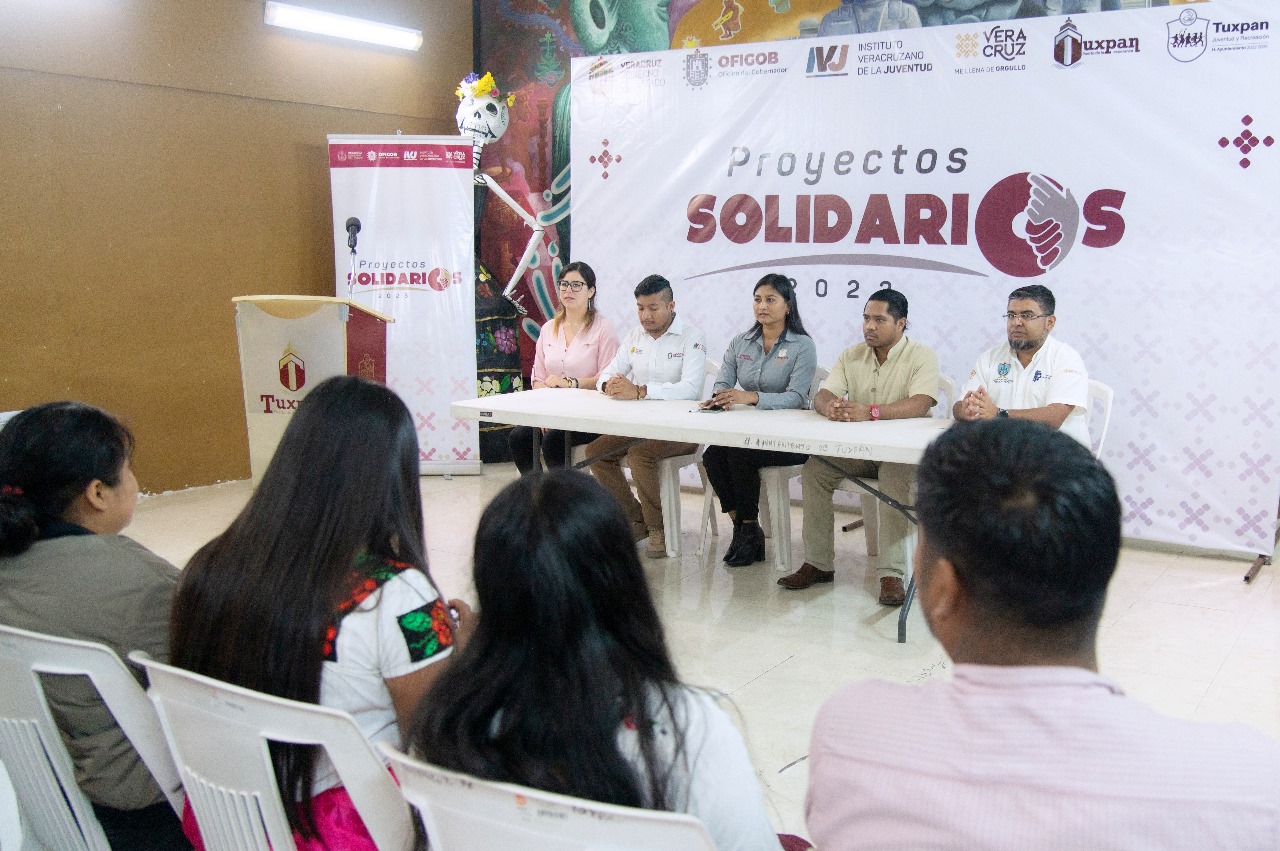 Premian a jóvenes por cinco 3