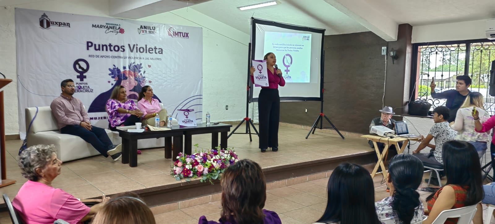Tuxpan instala un Punto Violeta