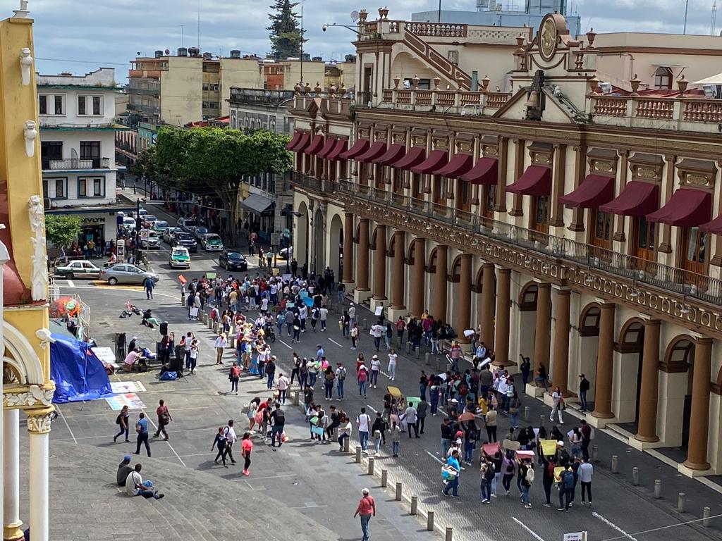 Estudiantes antorchistas cierran centro de Xalapa 3