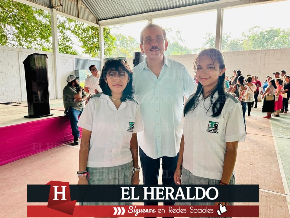 En este gobierno apoyamos e impulsamos la educación Rodrigo calderón