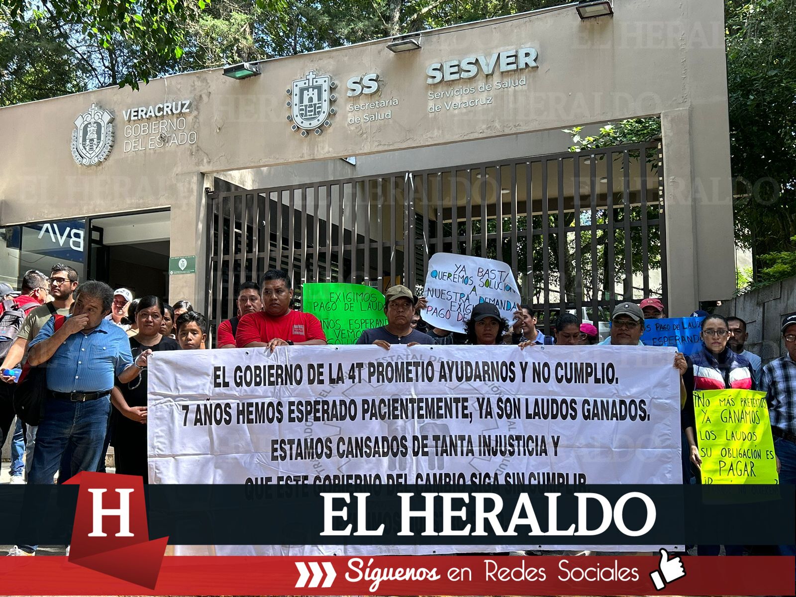 Extrabajadores de Seguro Popular protestan en Sesver para exigir pago de laudos 2